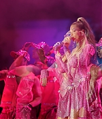 2218176399_s.jpg