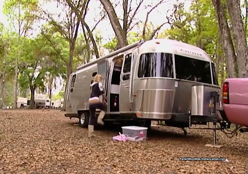 TSL_S2x02_2818329.jpg