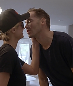 PIL_S01x01_284729.jpg